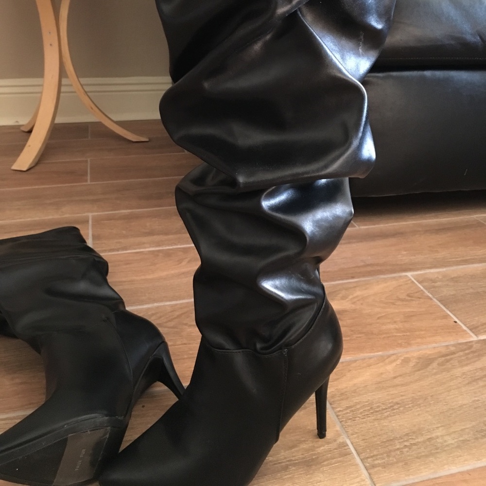 😍 BRAND NEW Black High Heeled Boots 😍
